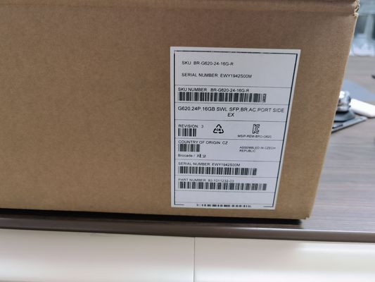 Brocade G620 SAN Switch con 24 porte attive, canale in fibra gen 6 e larghezza di banda aggregata di 2 Tbps