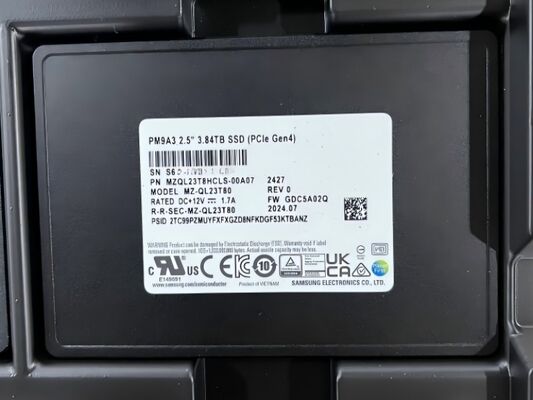 SSD U.2 Samsung originale da 3,84 TB MZQL23T8HCLS-00A07 PCIe 4.0 NVMe TLC Enterprise per server e storage cloud