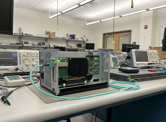 Esplora le funzionalità IA innovative tramite Nvidia MCX75310AAS-NEAT per supportare l'analisi dei dati su larga scala e le attività di apprendimento automatico