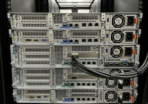 Esplora le funzionalità IA innovative tramite Nvidia MCX75310AAS-NEAT per supportare l'analisi dei dati su larga scala e le attività di apprendimento automatico